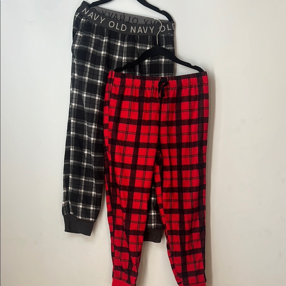 Old Navy Plaid Pajama Pants Set of 2 - Black White and Plaid Fleece Jogger Pants